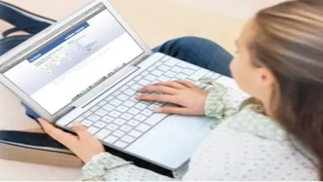 Use experience, not apps to deal with cyberbullying: expert